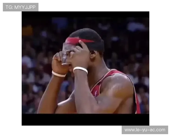 拉文以惊人下肢爆发力再展空中统治力 拉文以惊人下肢爆发力再展空中统治力