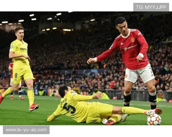 黄潜激活边路火力撕开防线